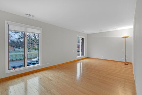 Tiny photo for 300 Boardwalk Place, Park Ridge, IL 60068 (MLS # 12598481)