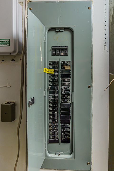 Tiny photo for 300 Boardwalk Place, Park Ridge, IL 60068 (MLS # 12598481)