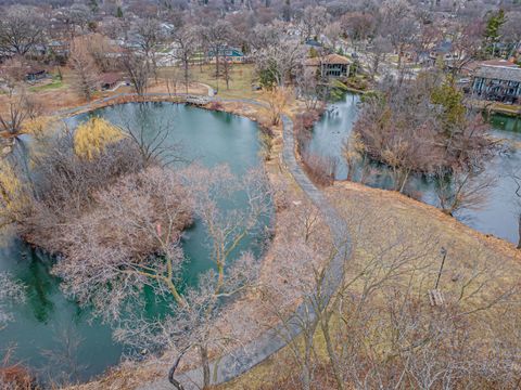 Tiny photo for 300 Boardwalk Place, Park Ridge, IL 60068 (MLS # 12598481)