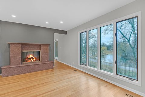 Tiny photo for 300 Boardwalk Place, Park Ridge, IL 60068 (MLS # 12598481)