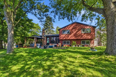 Tiny photo for 725 Old Post Road, Buffalo Grove, IL 60089 (MLS # 12707176)