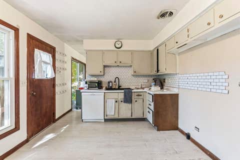 Tiny photo for 725 Old Post Road, Buffalo Grove, IL 60089 (MLS # 12707176)