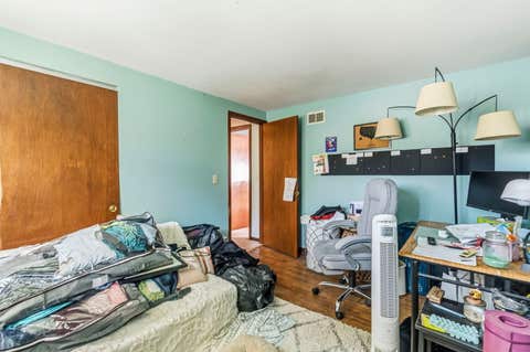 Tiny photo for 725 Old Post Road, Buffalo Grove, IL 60089 (MLS # 12707176)
