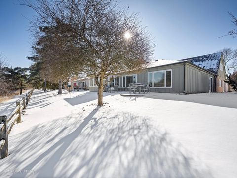 Tiny photo for 116 Rivershire Lane, Lincolnshire, IL 60069 (MLS # 12551960)