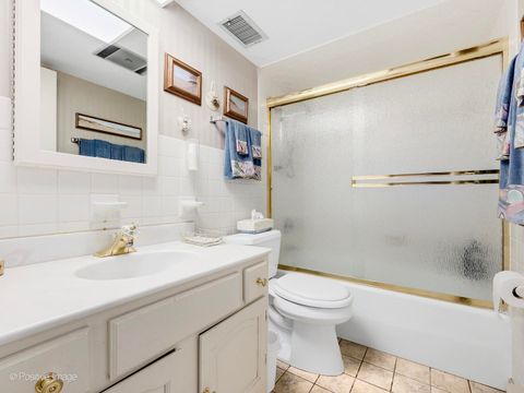 Tiny photo for 116 Rivershire Lane, Lincolnshire, IL 60069 (MLS # 12551960)