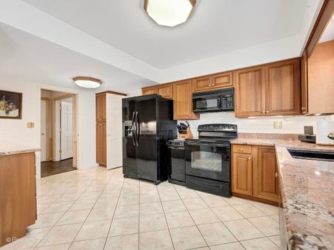 Tiny photo for 116 Rivershire Lane, Lincolnshire, IL 60069 (MLS # 12551960)