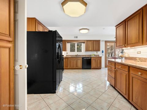 Tiny photo for 116 Rivershire Lane, Lincolnshire, IL 60069 (MLS # 12551960)