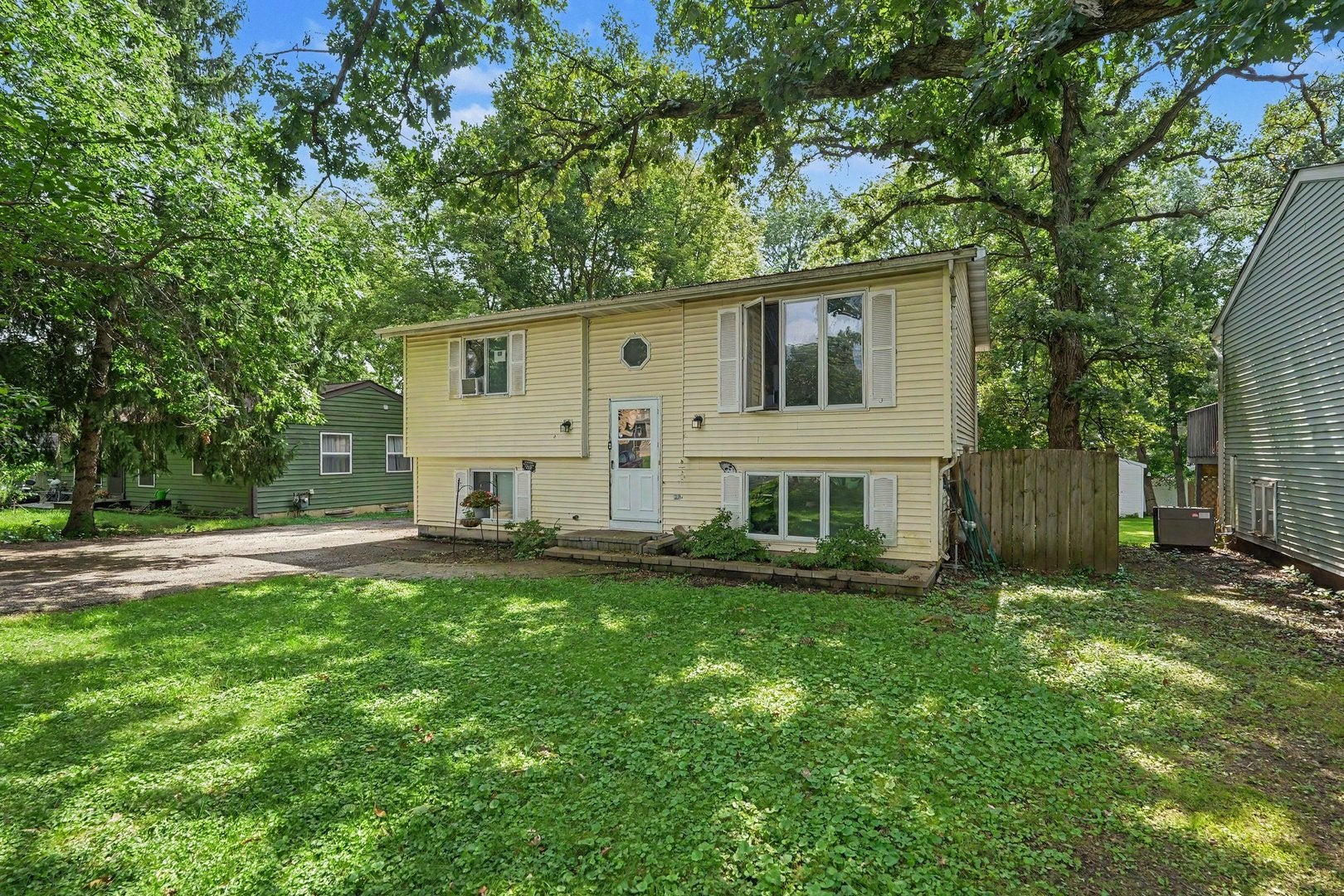 9005 Shady Lane