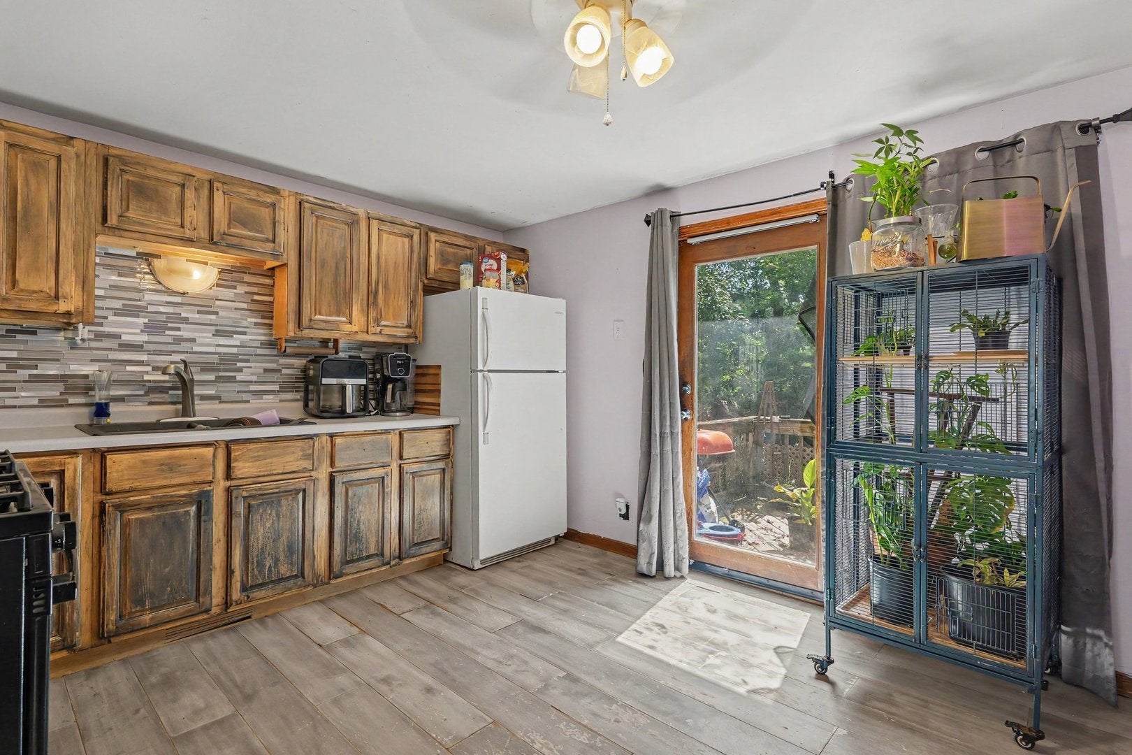 9005 Shady Lane