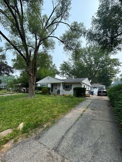 Tiny photo for 9 Hickory Drive, Carpentersville, IL 60110 (MLS # 12724501)