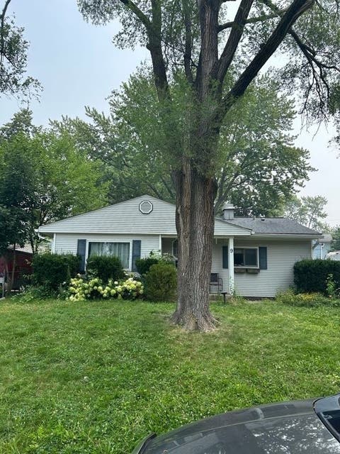 Tiny photo for 9 Hickory Drive, Carpentersville, IL 60110 (MLS # 12724501)