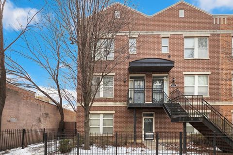 Photo of 3211 W Lexington Street #3B, Chicago, IL 60624 (MLS # 12553684)
