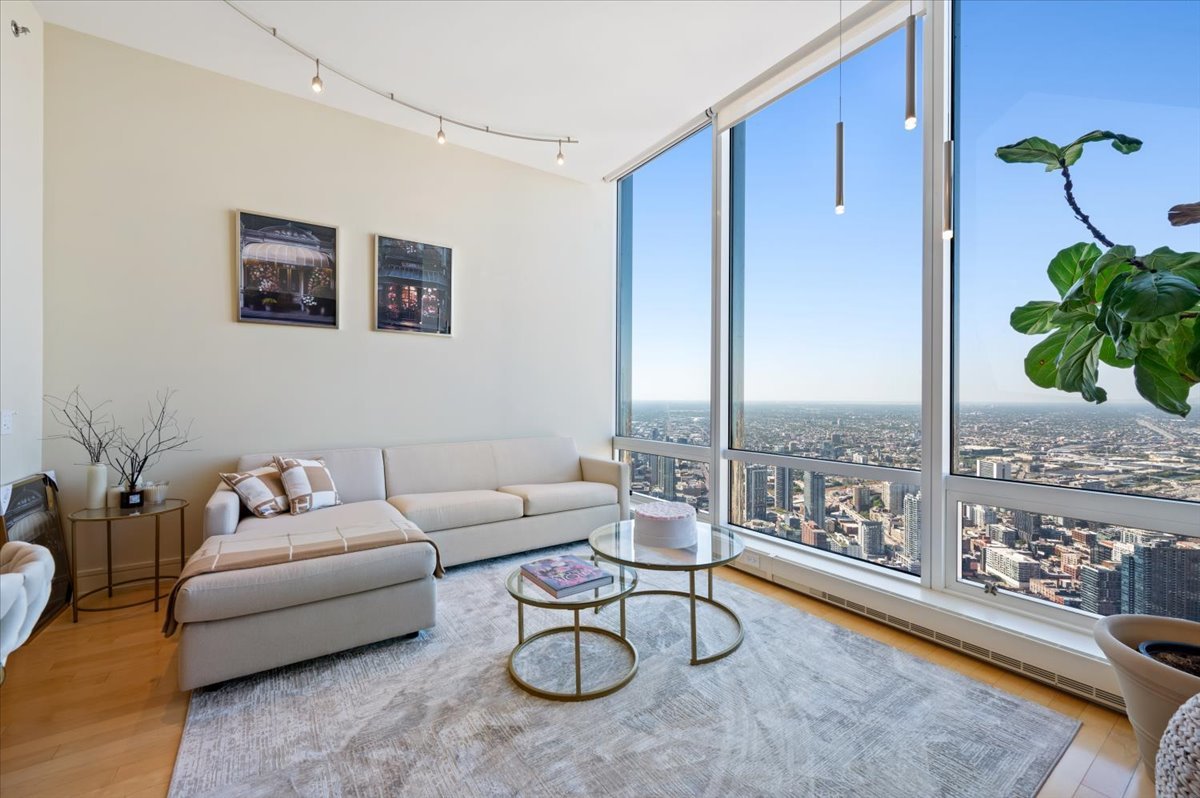 401 N Wabash Avenue 71C