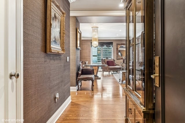 840 N Lake Shore Drive 1002