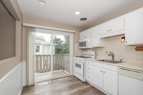 Tiny photo for 1063 HAMPTON Harbor #1063, Schaumburg, IL 60193 (MLS # 12714668)