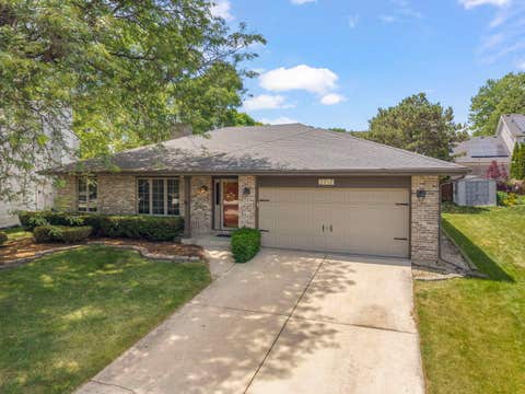 Tiny photo for 2717 Rolling Meadows Drive, Naperville, IL 60564 (MLS # 12669256)