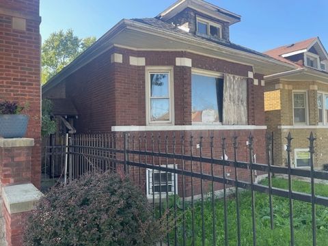Photo of 8838 S Wood Street, Chicago, IL 60620 (MLS # 12463442)
