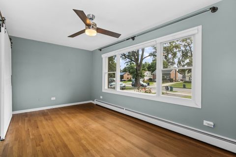 Tiny photo for 406 S Edgewood Avenue, Lombard, IL 60148 (MLS # 12449669)