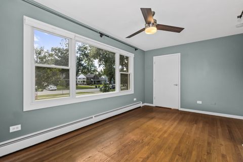 Tiny photo for 406 S Edgewood Avenue, Lombard, IL 60148 (MLS # 12449669)