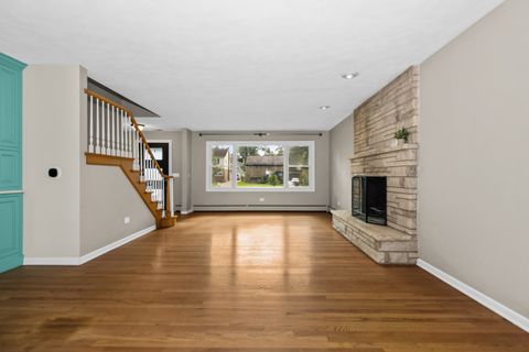 Tiny photo for 406 S Edgewood Avenue, Lombard, IL 60148 (MLS # 12449669)
