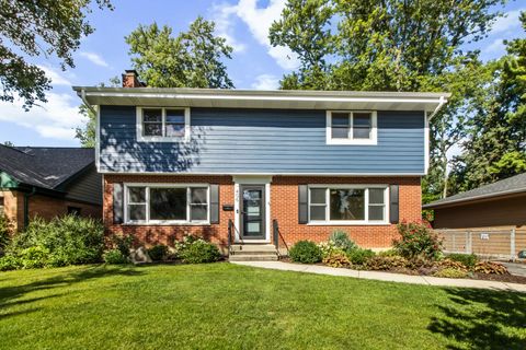 Photo of 406 S Edgewood Avenue, Lombard, IL 60148 (MLS # 12449669)