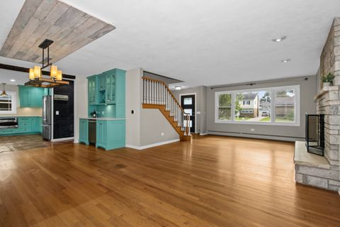 Tiny photo for 406 S Edgewood Avenue, Lombard, IL 60148 (MLS # 12449669)