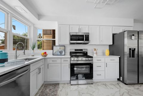 Tiny photo for 7225 S Sangamon Street, Chicago, IL 60621 (MLS # 12492603)