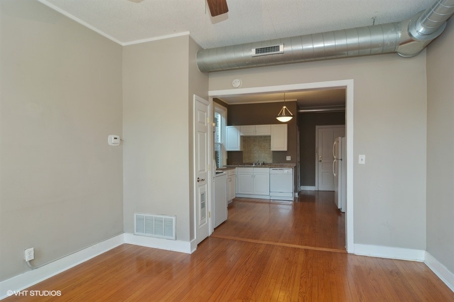 2248 N Southport Avenue