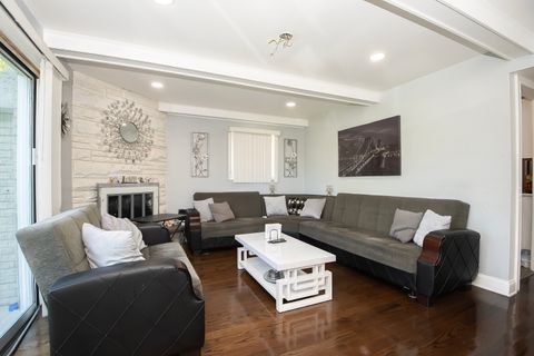 Tiny photo for 9909 N Huber Lane, Niles, IL 60714 (MLS # 12601625)