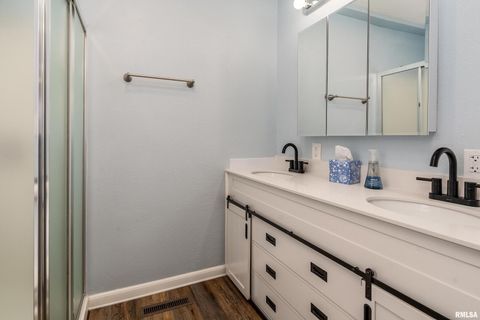 Tiny photo for 1704 W Copeland Street, Marion, IL 62959 (MLS # EB459053)