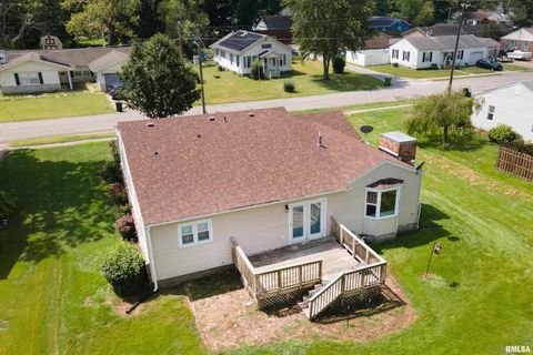 Tiny photo for 1704 W Copeland Street, Marion, IL 62959 (MLS # EB459053)