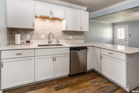 Tiny photo for 1704 W Copeland Street, Marion, IL 62959 (MLS # EB459053)