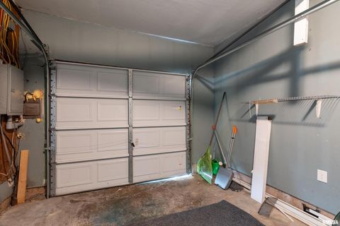 Tiny photo for 1704 W Copeland Street, Marion, IL 62959 (MLS # EB459053)