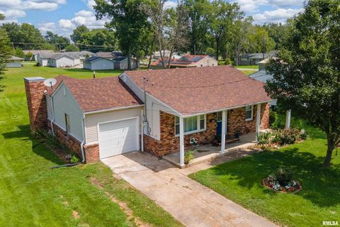 Photo of 1704 W Copeland Street, Marion, IL 62959 (MLS # EB459053)