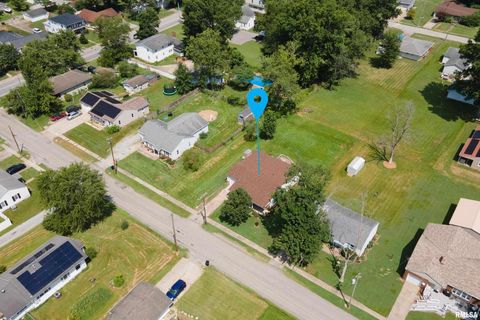 Tiny photo for 1704 W Copeland Street, Marion, IL 62959 (MLS # EB459053)