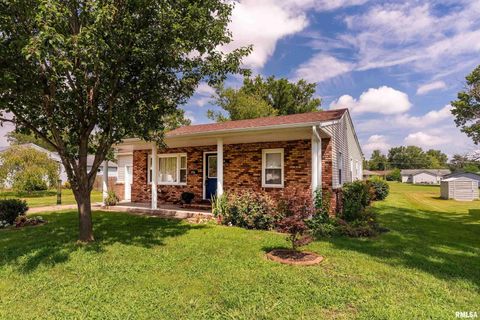 Tiny photo for 1704 W Copeland Street, Marion, IL 62959 (MLS # EB459053)