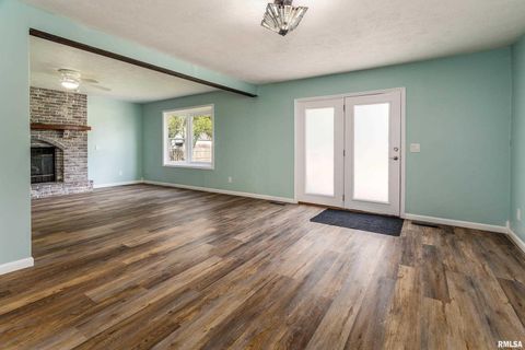 Tiny photo for 1704 W Copeland Street, Marion, IL 62959 (MLS # EB459053)