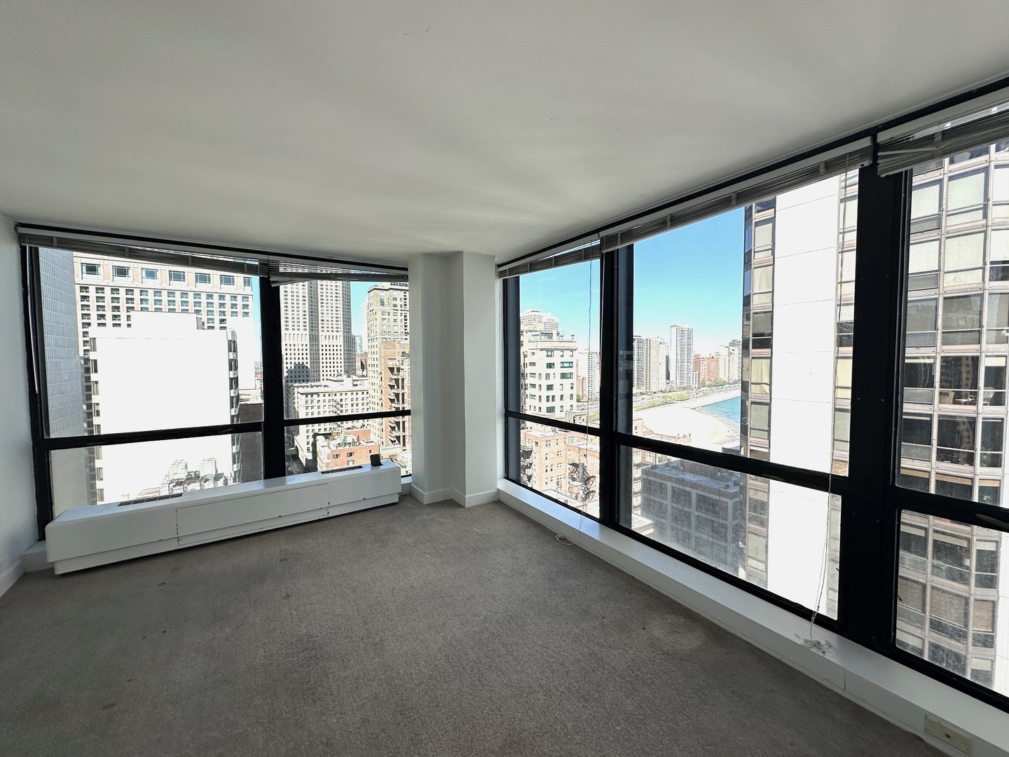 Chicago, Illinois 60611, United States, 3 Bedrooms Bedrooms, ,2 BathroomsBathrooms,Residential,Active,192445