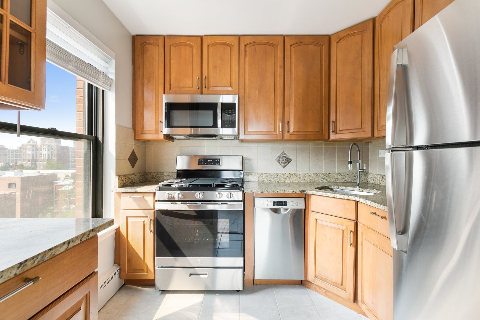 5858 N SHERIDAN Road 702