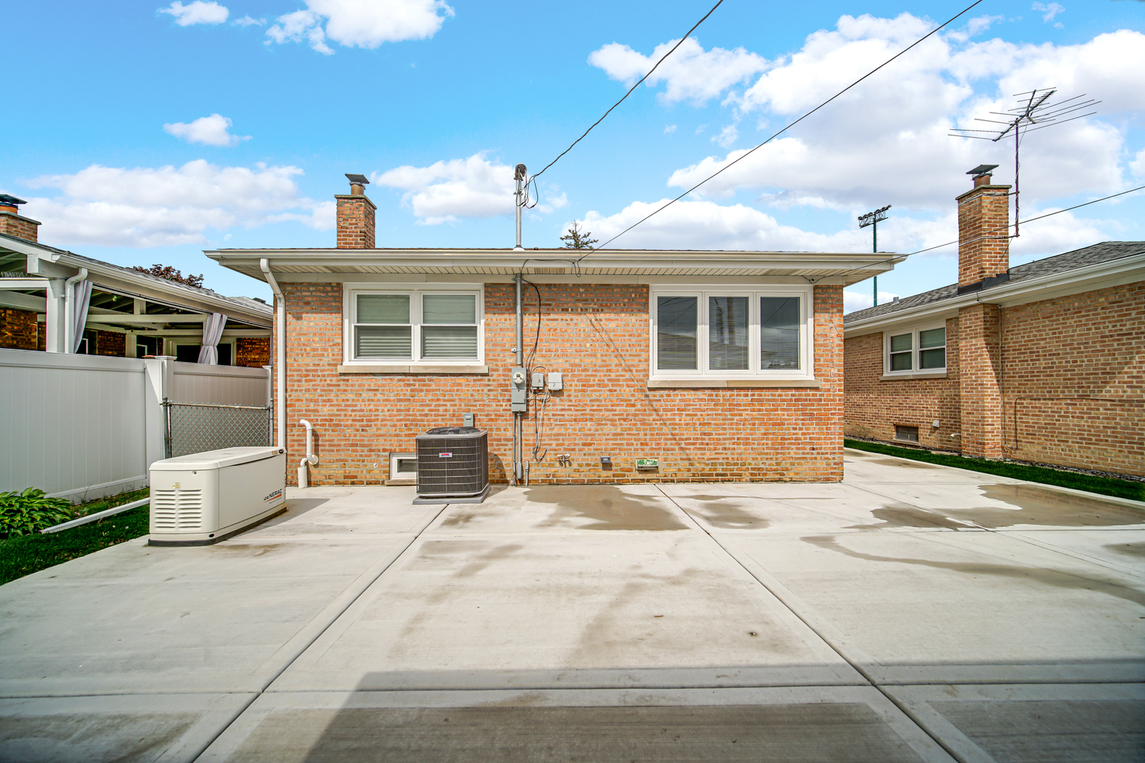 8557 N Ottawa Avenue