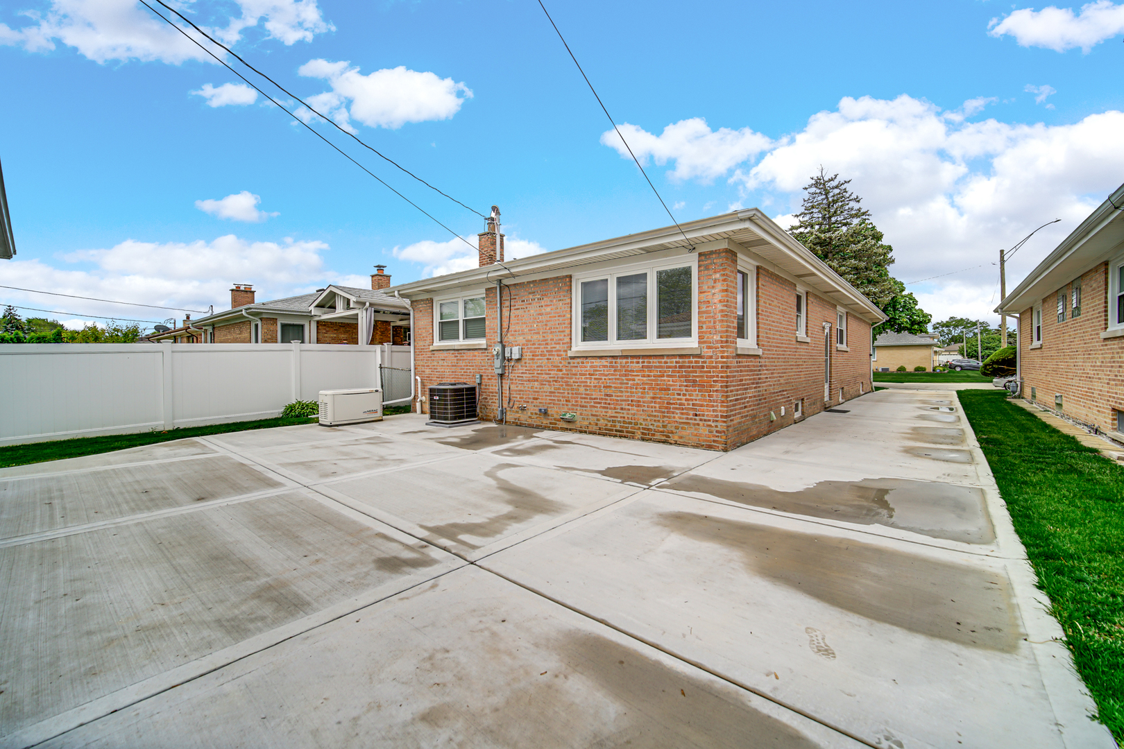 8557 N Ottawa Avenue