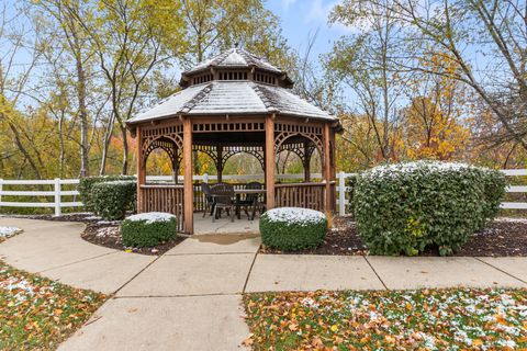 Tiny photo for 631 Belmont Lane, Carol Stream, IL 60188 (MLS # 12514151)