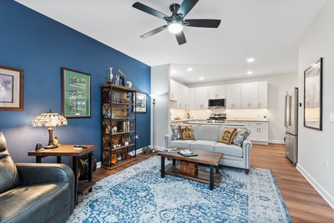 Tiny photo for 631 Belmont Lane, Carol Stream, IL 60188 (MLS # 12514151)