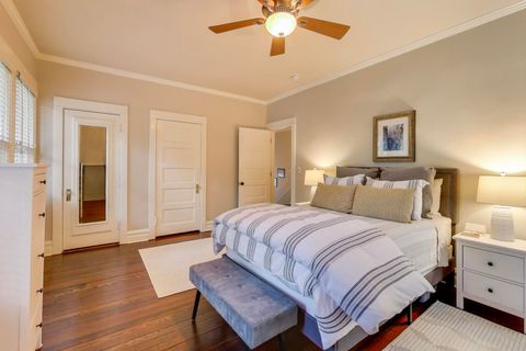 Tiny photo for 831 Forest Avenue, Wilmette, IL 60091 (MLS # 12490064)