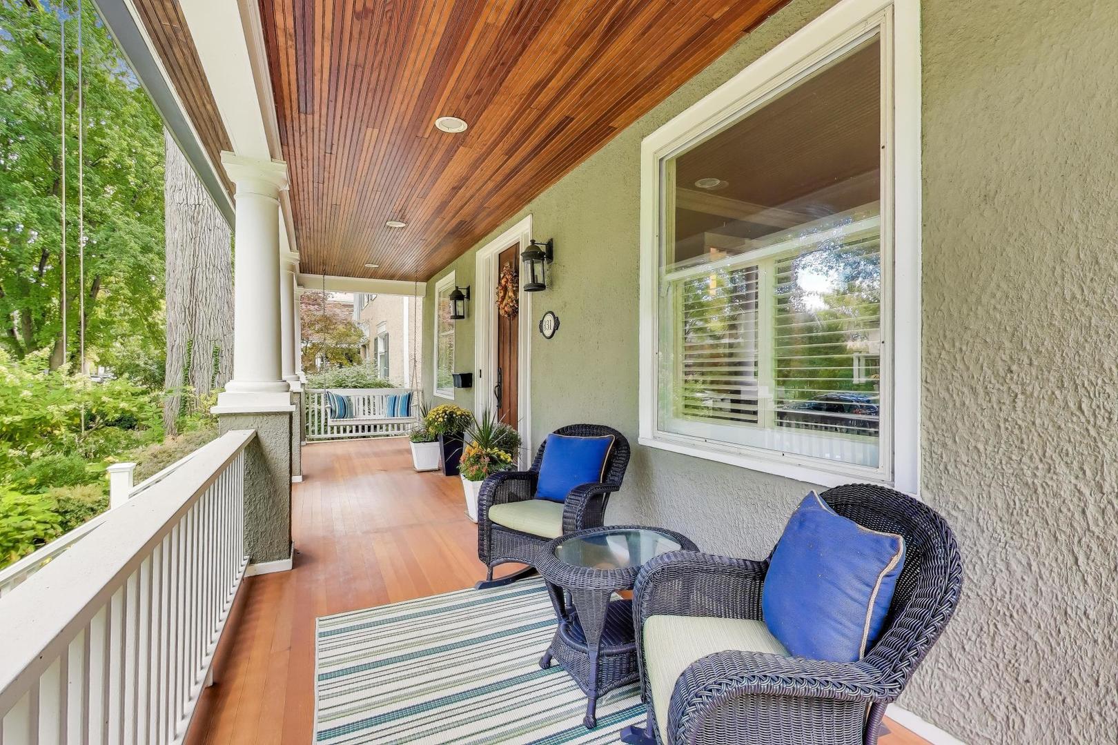 831 Forest Avenue