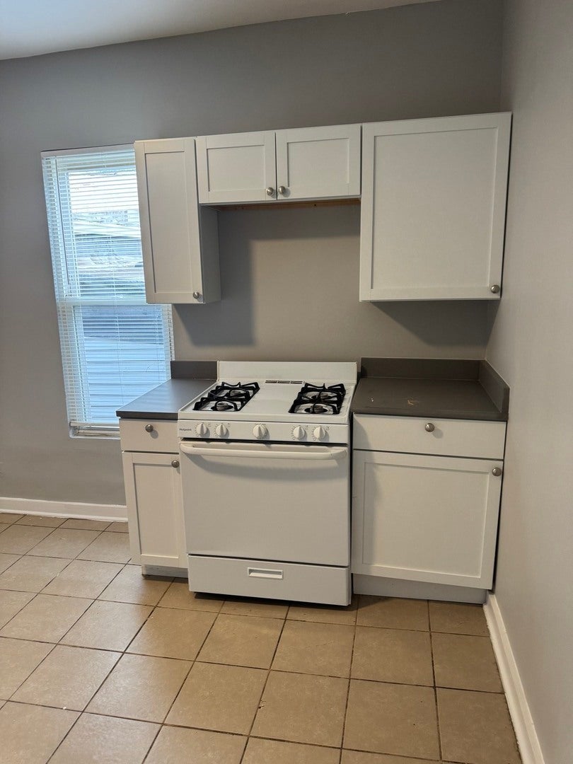 707 E 92nd Place