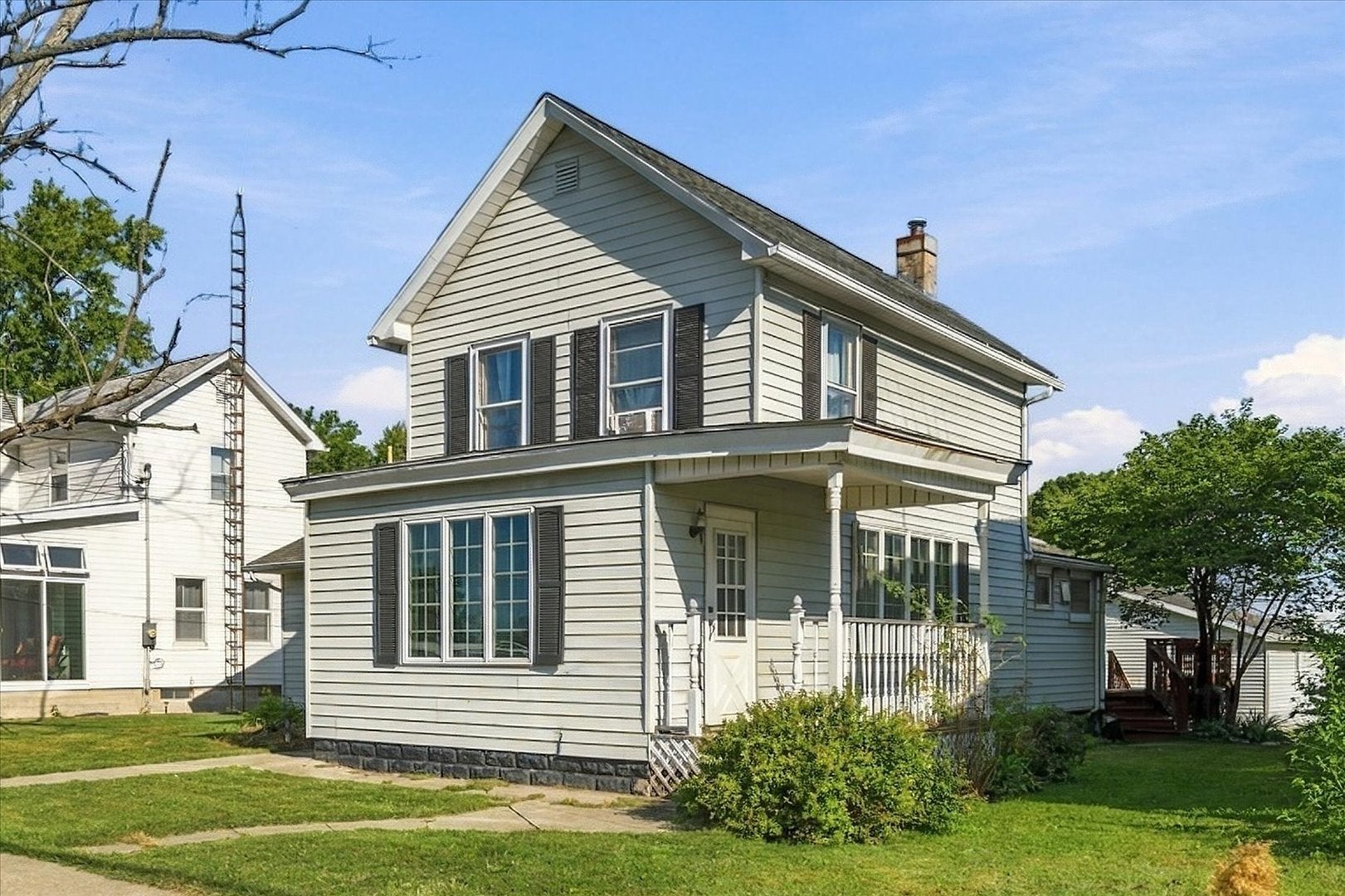 122 W Main Street