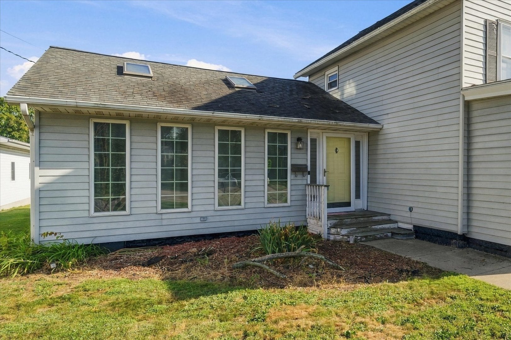 122 W Main Street
