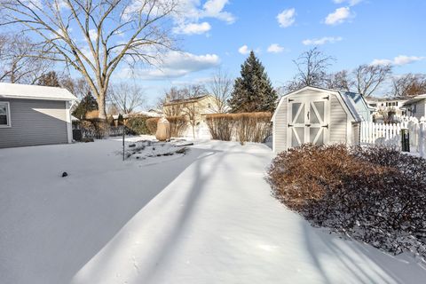 Tiny photo for 620 Chelmsford Lane, Elk Grove Village, IL 60007 (MLS # 12551493)