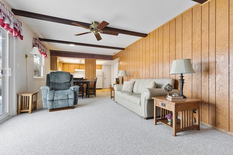 Tiny photo for 620 Chelmsford Lane, Elk Grove Village, IL 60007 (MLS # 12551493)